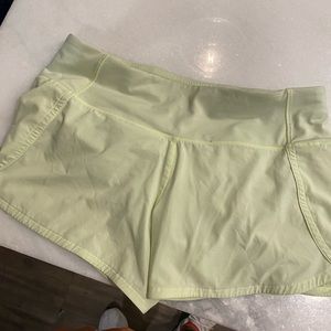 Lululemon lemon/lime shade shorts 4 inch